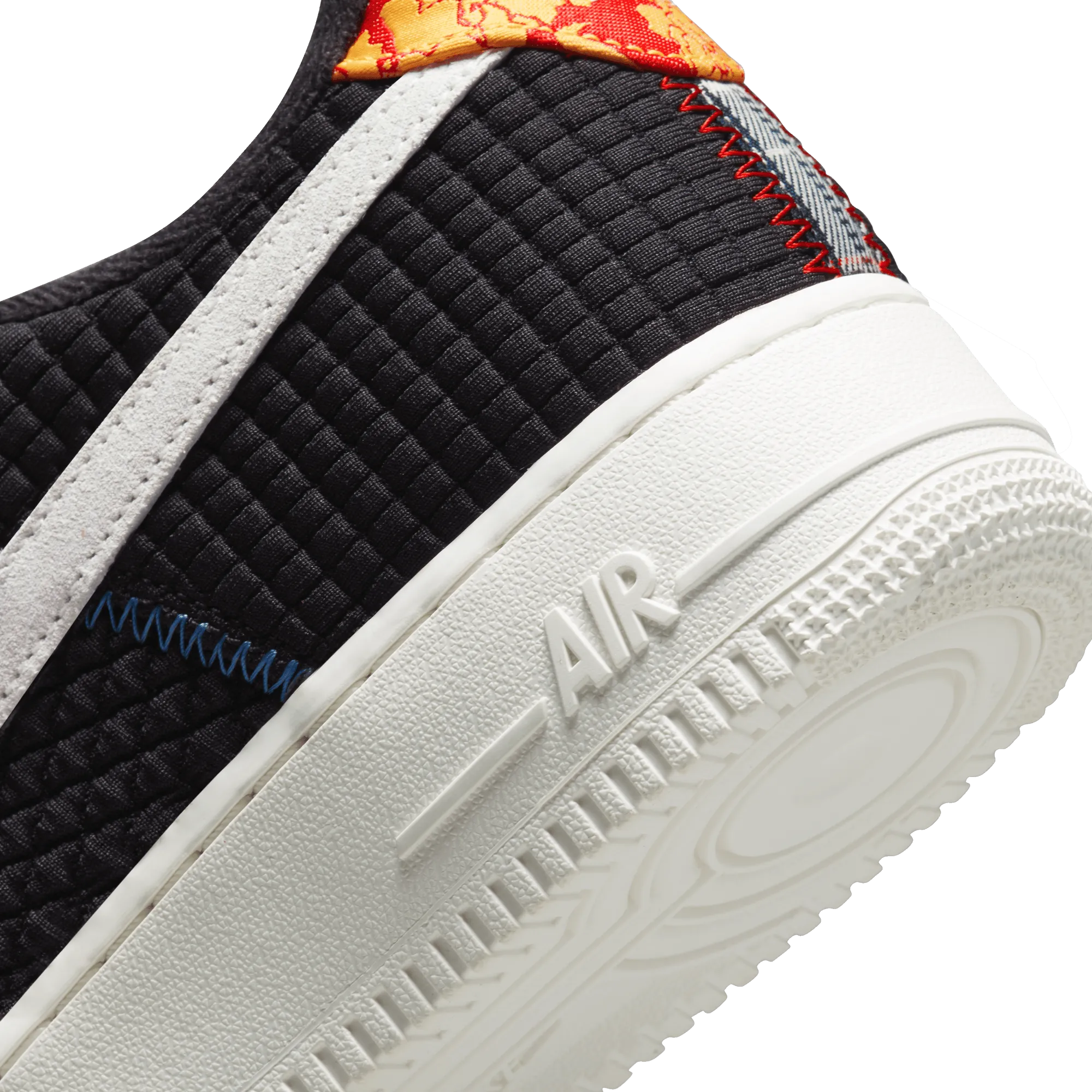 NIKE AIR FORCE 1 '07 LV8 - BLACK/WHITE-SAIL-UNIVERSITY RED