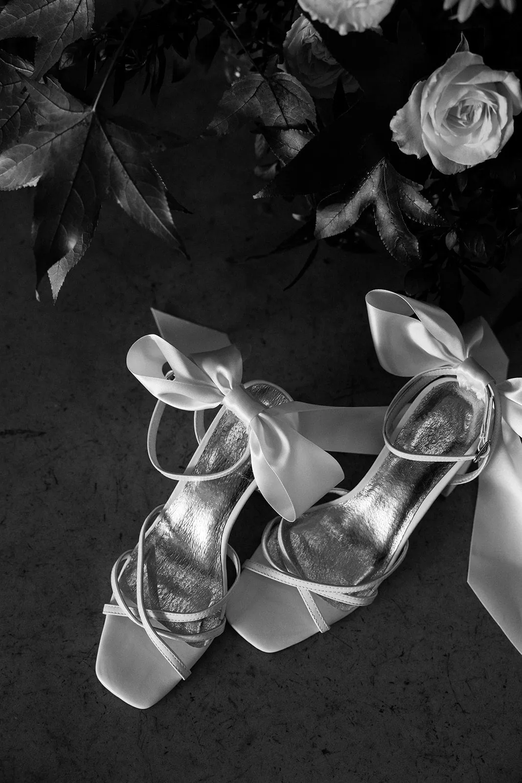 RADIANT - IVORY SANDALS WITH SATIN BOW