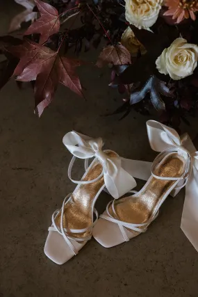 RADIANT - IVORY SANDALS WITH SATIN BOW