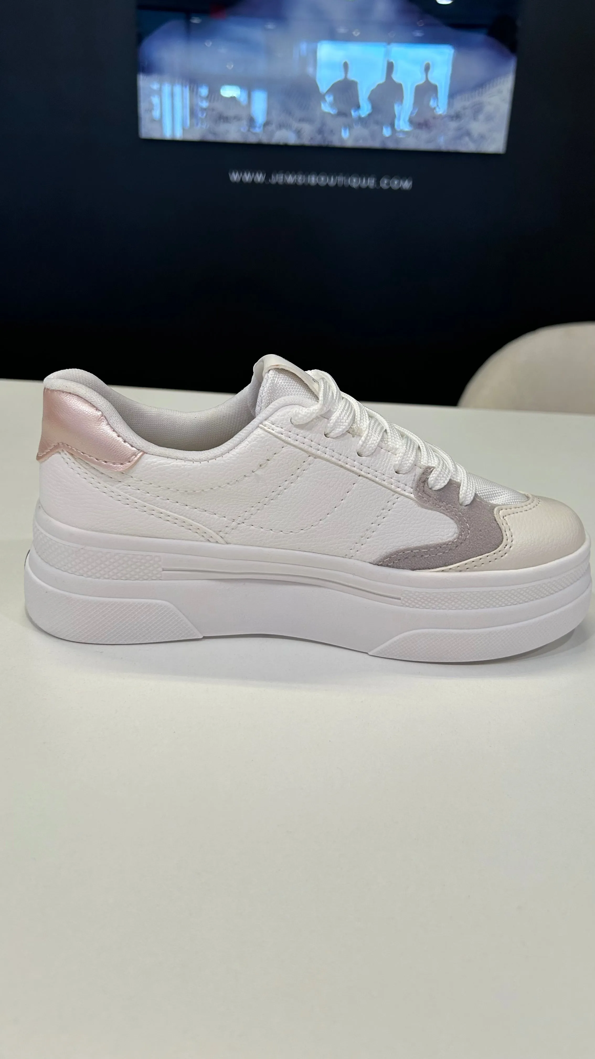 Tenis blanco 1