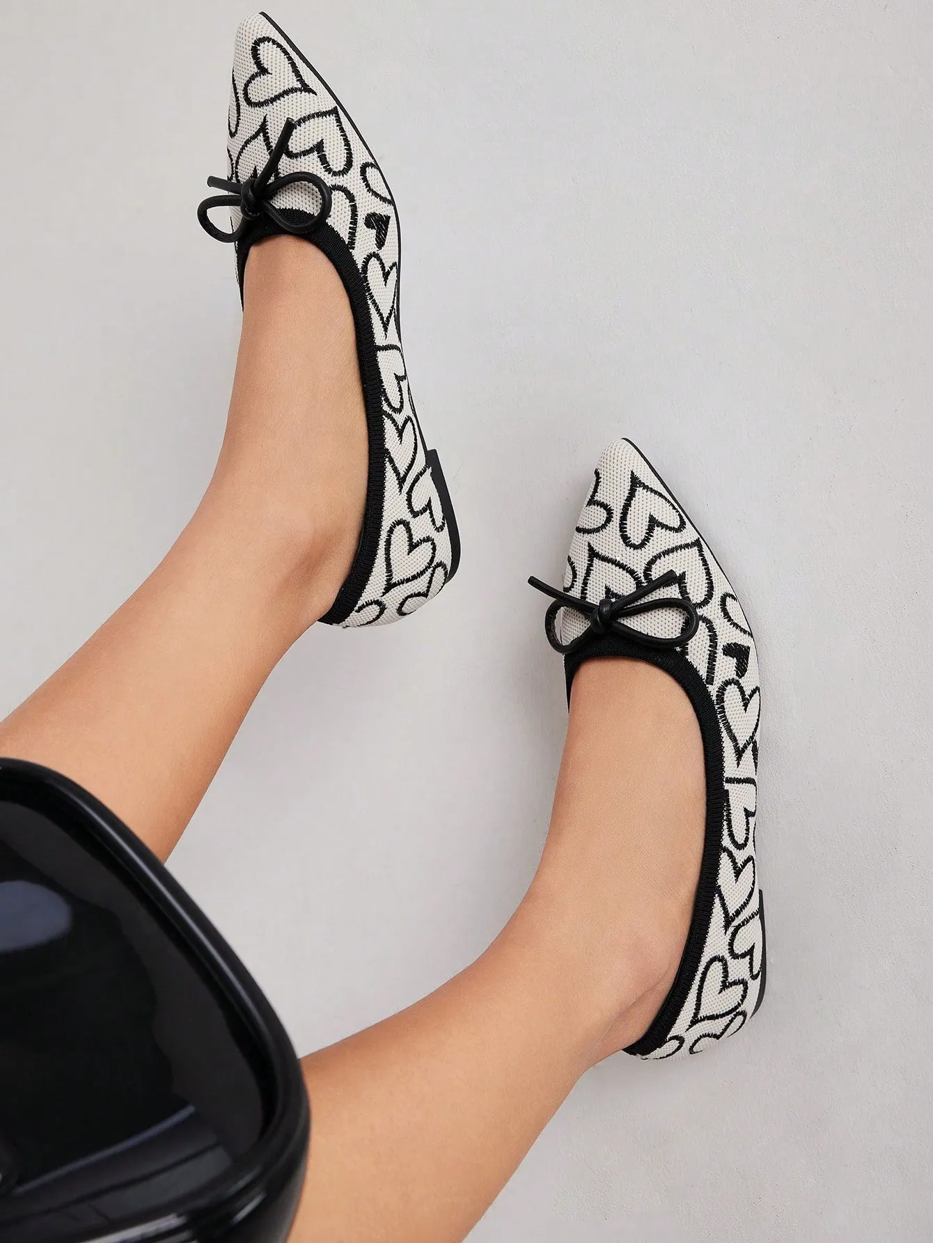 Woman Shoes Fashionable Flat Shoes That Goes Well With Everything For Spring And Summer